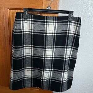 Talbots Lined Winter Plaid Skirt Condition: Like New Black and Ivory